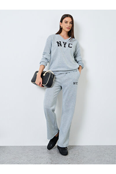 Styli Grey NYC Print Sweatshirt and Joggers Set