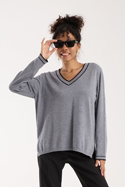 Moda Days Contrast Piped and Side Slit V-Neck Knitwear Blouse