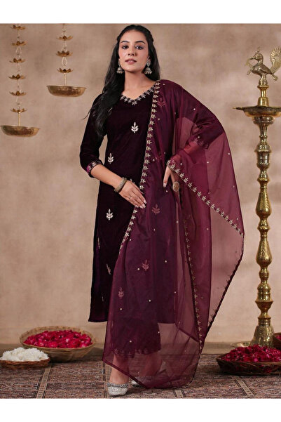 Ishin By Styli Purple Velvet Kurta with Pants and Dupatta Set