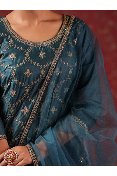 Ishin By Styli Teal Silk Blend Kurta with Pants and Dupatta Set