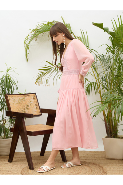 Sassafras By Styli Pink V-Neck Lace Detail Midi Dress