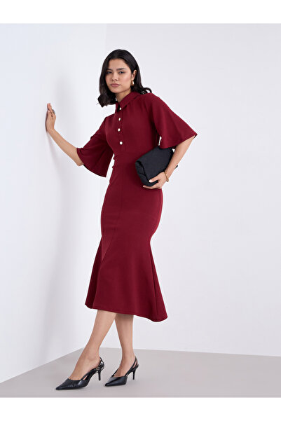 Styli Women Maroon Plain Button Front Mermaid Midi Dress