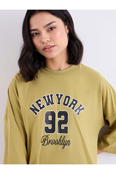 Styli Khaki Oversized Graphic T-Shirt and Joggers Co-Ords