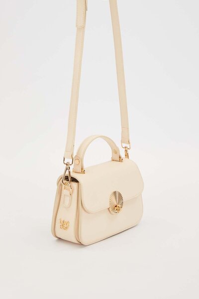 Levidor Cream Round Buckle Handbag