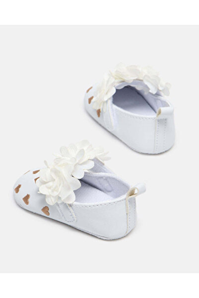 REDTAG Infant Girls White Heart Pram Shoe