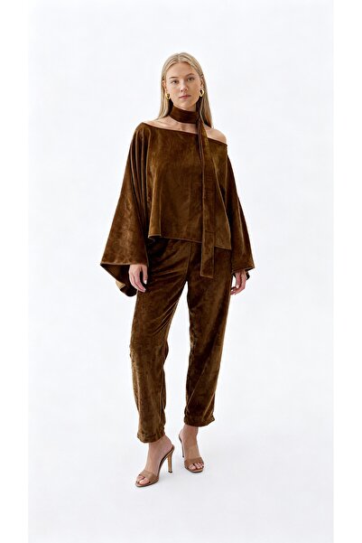 Matcha Butik Women's Chenille Velvet Flowy Blouse with Scarf Detail - Tan Color