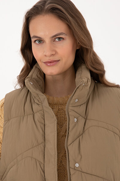 U.S. Polo Assn. Women's Light Khaki Vest 50308091-Vr183