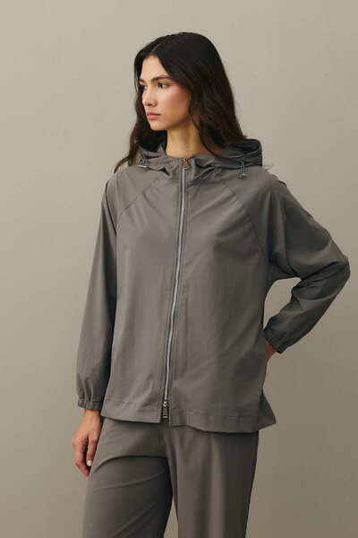 Fahhar Hooded Light Touch Suit Anthracite