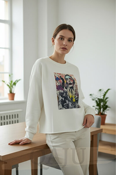 Qaju Women's Oversized Artistic Printed Sweatshirt – Ecru