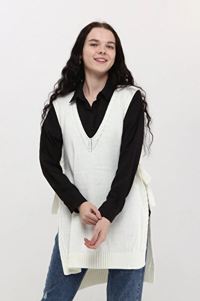 Kırçiçek Women's Hair Braid Detailed Soft Textured Slit Belted Sweater