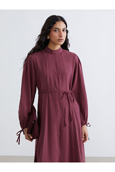 LC Waikiki فستان بوردو ياقة مرتفعة متوسطة الطول مصنوع من مزيج المودال بخصر مطاطي