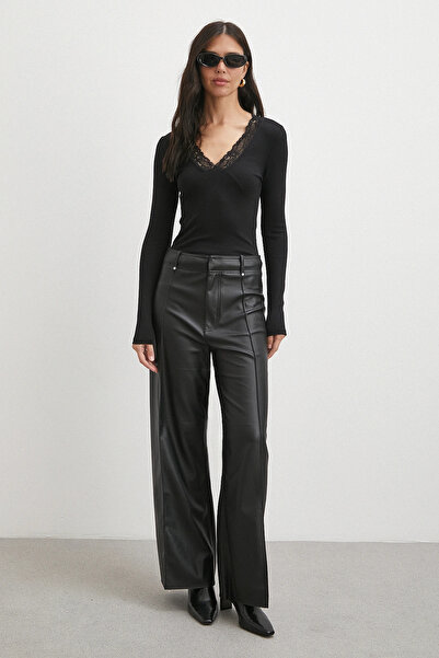 Never more Μπλούζα με δαντέλα στο λαιμό Μαύρη