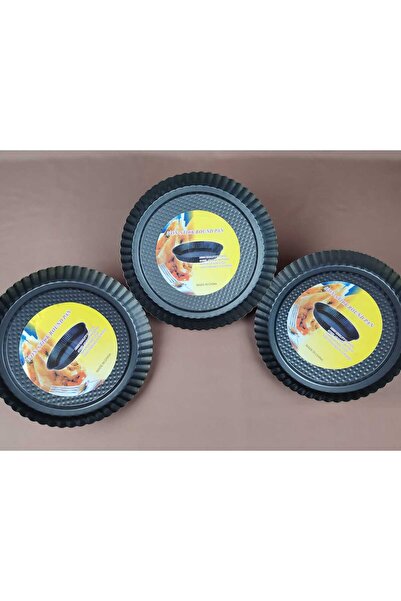 AR 3-piece cake pan set in black