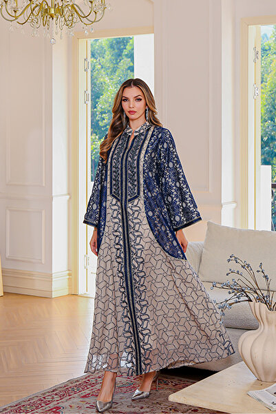 SEVENTEEN KSA جلابية ملكية أنيقة