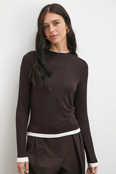 Never more συνδυασμός υφασμάτων Μπλούζα με λαιμόκοψη καφέ