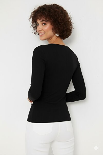 Sienza Women's Black Button Detailed Double-Breasted Blouse