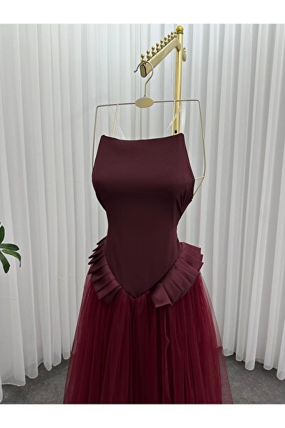 NALA FASHION Burgundy strapless dress with a luxurious sheer skirt