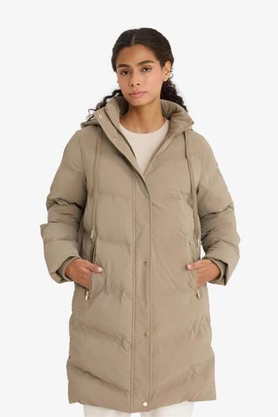 DeFacto Regular Fit με κουκούλα Parka με φερμουάρ (25 WN)