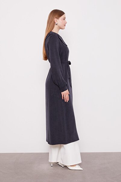 Levidor Black Wide Collar Zippered Cupra Cap