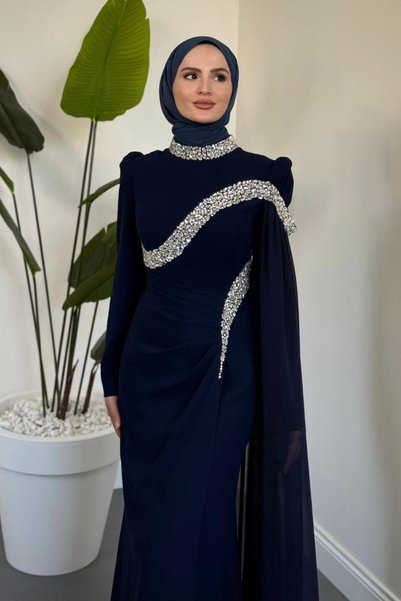 MERVEN AKYÜZ Feriha Yandan Pelerinli Taşlı Özel Tasarım Abiye Lacivert