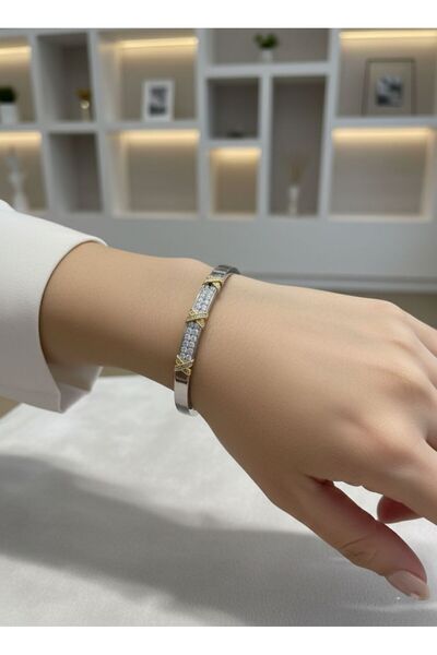 Lucas İstanbul سوار نموذج الأصفاد