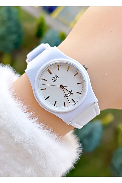 Q&Q 10 Atm Waterproof Silicone Strap Women's Wristwatch with 2 Years Manufacturer Warranty