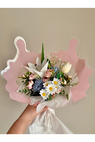 Çiçek Pembe & Beyaz Çiçekler - Kelebek Detaylı Hediye Buketi - KUTULU