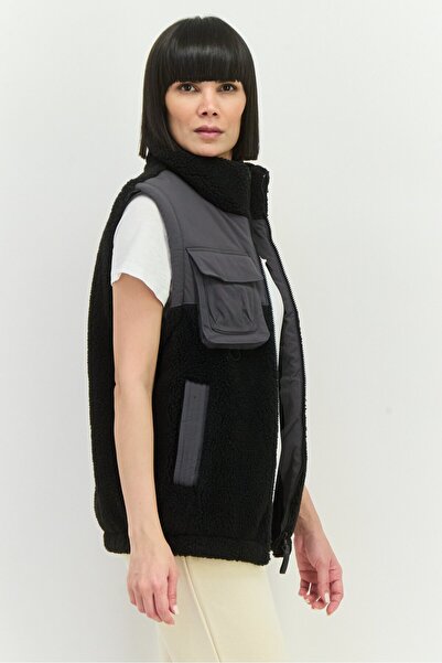 adidas Women Sportswear Fit Outdoor Vest Jacket, Dark Grey