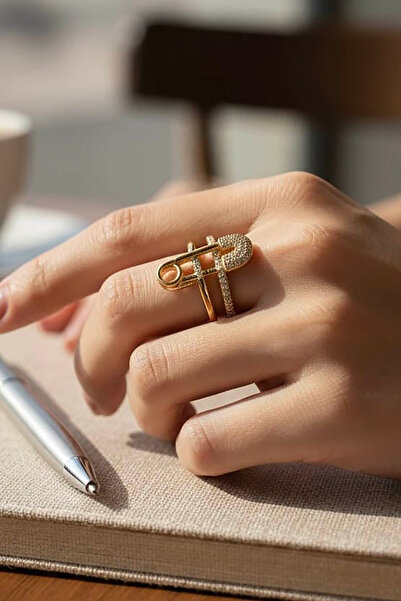 TAKIŞTIR Altın Renk Kilitli İğne Figürlü 14K Altın Kaplama Ayarlanabilir Yüzük