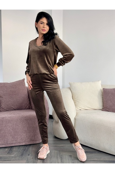 RAMONA BADESCU EXCLUSIVE Trening din catifea fină cu decolteu în V și pantalo...