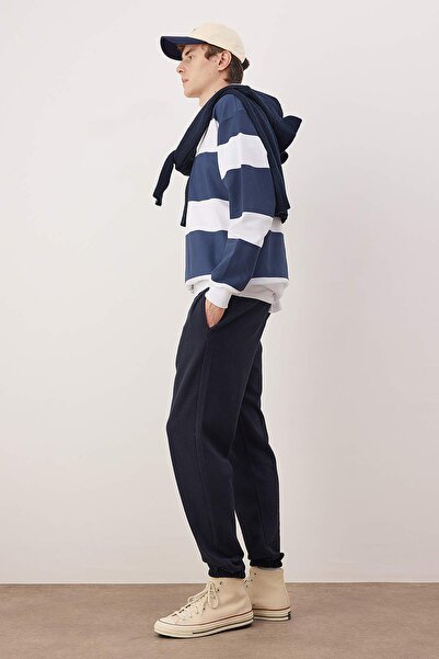 Trendyol Collection Marineblauer, regulär geschnittener, elastischer Pyjamahose mit weicher Textur und Struktur, TMNAW26PJ00000