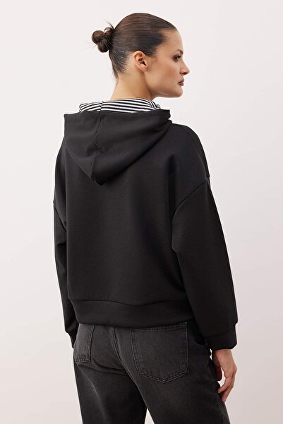 Trendyol Collection Black Hooded Oversize/Wide Fit Knitted Sweatshirt Twoaw26Sw00223