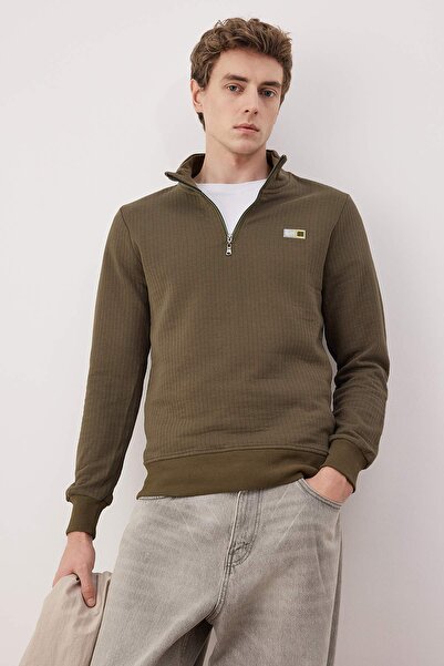 Trendyol Collection Khaki Regular/Normal Cut Textured Label Detailed Zippered Sweatshirt Tmnaw26Sw00062