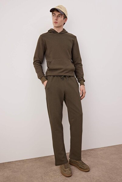 Trendyol Collection Khaki Regular/Normal Cut Textured Pipe Leg Sweatpants Tmnaw26Ea00017