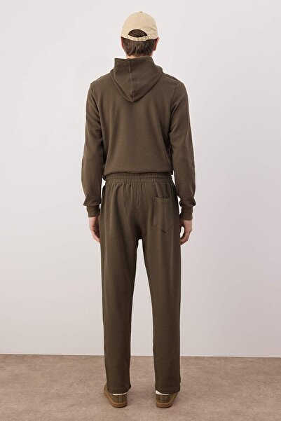 Trendyol Collection Khaki Regular/Normal Cut Textured Pipe Leg Sweatpants Tmnaw26Ea00017