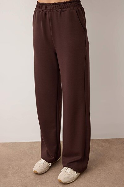 Trendyol Collection Καφέ Polo Neck αντίθεση χρωμάτων Υφαντό συνδυασμός υφασμάτων Πλεκτό Κάτω - Επάνω Σετ TWOAW26AU00129