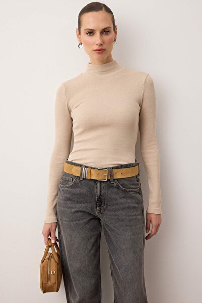 Trendyol Collection Μπλούζα μπεζ εφαρμοστή με ψηλό γιακά, μακρύ μανίκι και ελαστική πλέξη με ραβδώσεις TWOAW21BZ0423