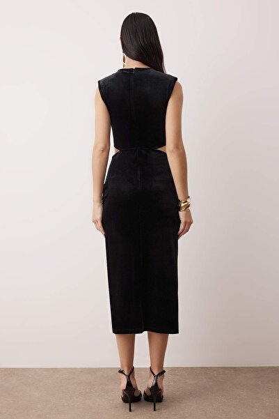 Trendyol Collection Rochie maxi neagră din catifea tricotată cu detalii accesorii, fără căptușeală TPRAW26EL00092