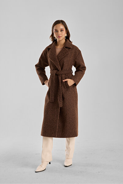Bolivente Кафяво палто с букли