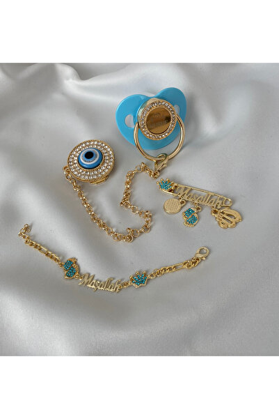 tiny wood Altın Kaplama Nazar Boncuklu Zirkon Emzik Seti – Maşallah İğnesi & Bebek Künyesi Dahil