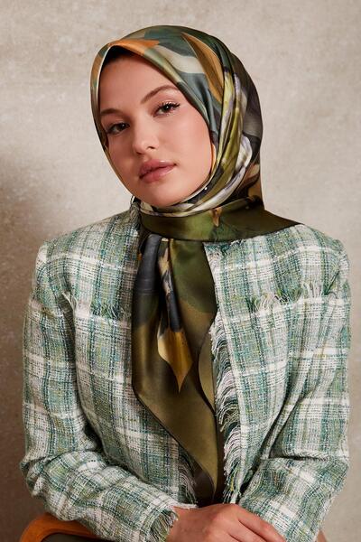 Levidor وشاح حريري منقوش عليه زهور خضراء