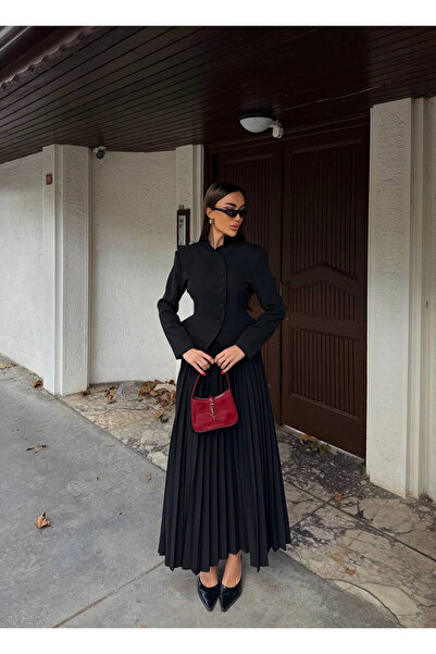 Diemmood Kadın Nakış Detaylı Bel Oturtmalı Düğmeli Ceket & Pliseli Uzun Etek Takım