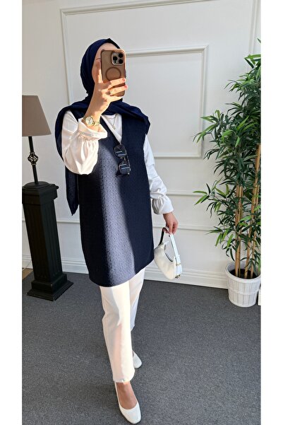 Nisa Nalbantoğlu Navy Blue Tweed Hijab Sweater