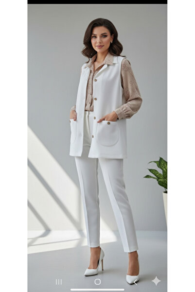 MODA Γιλέκο με χρυσά κουμπιά και ασορτί λεπτομέρειες σε στυλ τεσεττούρα