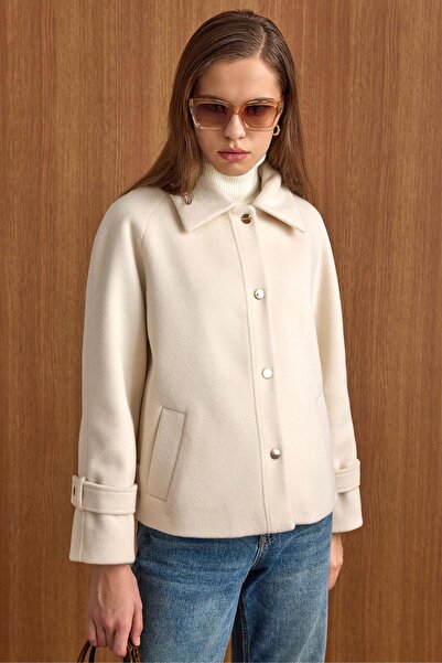 Olcay Snap Closure Pat Detailed Short Coat Ekru 3163