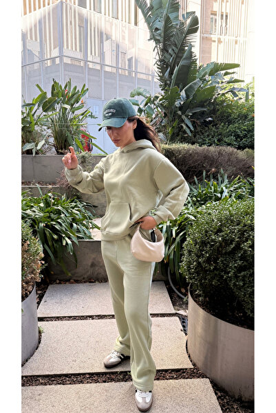 Keep Risen Women's Oversized Hoodie and Sweatpants Set in Timeless Elegance