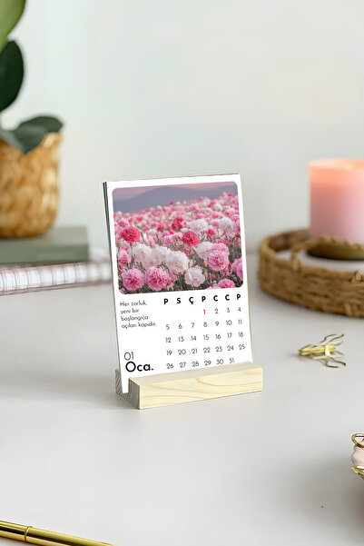 Anime Marketi Retro Çiçekler Temalı Sade 2026 Yılı Ahşap Standlı Masa Takvimi