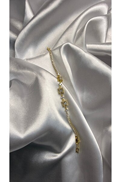 BUSİELLE JEWELRY سوار نسائي بتفاصيل حجرية مربعة
