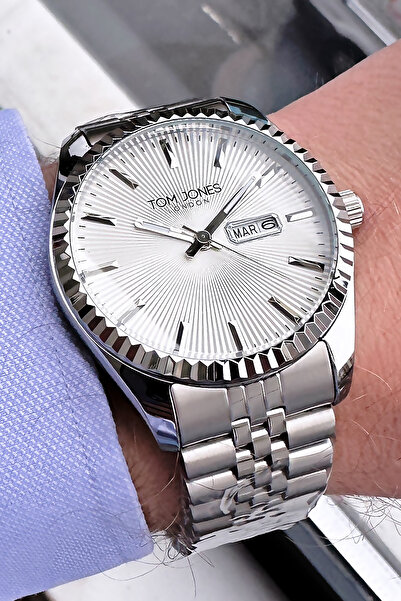 Tom Jones ساعة يد رجالية مقاومة للماء حتى 3 أجهزة الصراف الآلي، لون فضي، سوار فولاذي، هدية Gnc4607C9