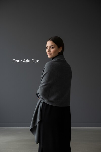 Onur Etol - Düz Renk Omuz Atkısı Dokuma Kumaş Kışlık Kadın Şalı Geniş Ebat Standart Kaliteli Ürün (GRİ)